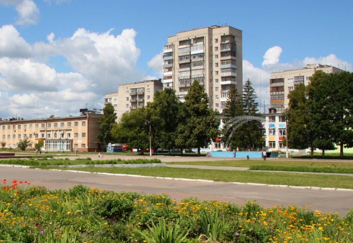 Сдам 3х комнатную квартиру в центре города. - фото 1