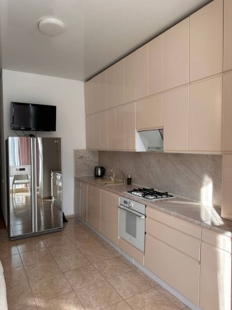 Оренда 2 кімнатної квартири на Виставці - фото 1