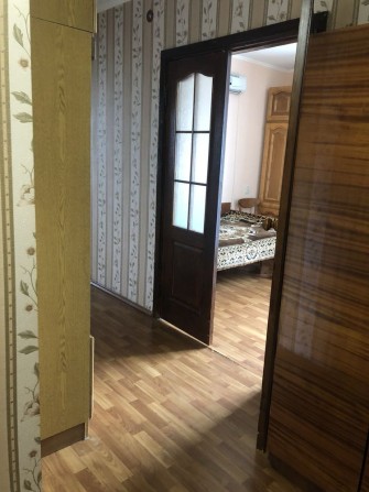 Здам в довгострокову оренду 2х кімнатну квартиру по вул. Бежівка 166 - фото 1