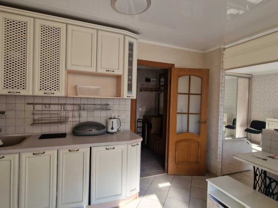 Головатого 20, гарна, тепла, вільна. Борисполь