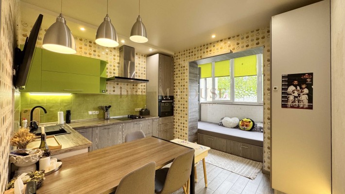 Простора 2-кімнатна у м. Буча. Газове опалення. Резервне живлення! - фото 1