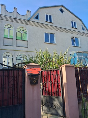 Оренда 1 поверху в двоповерховому будинку - фото 1