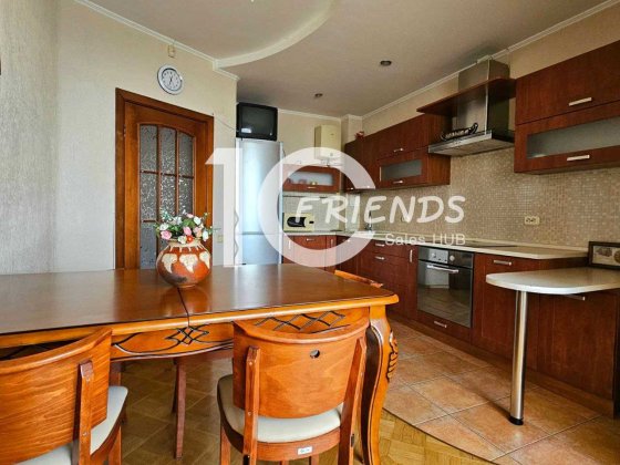 Оренда 2 кімнатна квартира Незалежності Центр Чорних Запоріжців Бровары