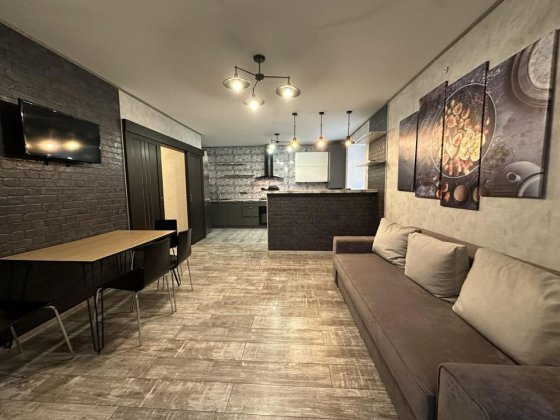 Оренда 2 кімнатна квартира + кухня студія біля парку вул. Нац Гвардії Івано-Франківськ