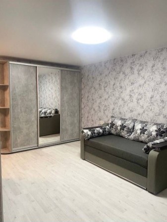 Світла однокімнатна, центр міста - фото 1