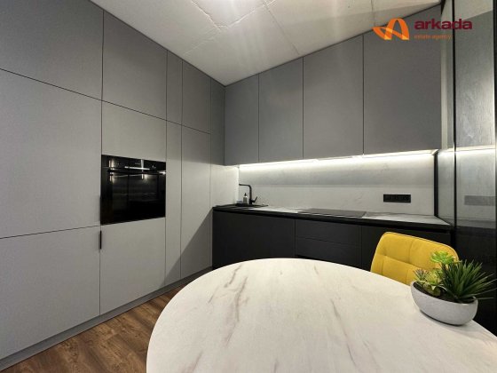 Оренда сучасної 1-кім квартири-студії з авторським ремонтом Центр! Івано-Франківськ