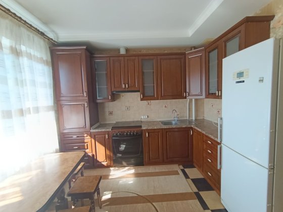 Актуальна! Оренда просторої 1к квартири. Озерна! Хмельницкий