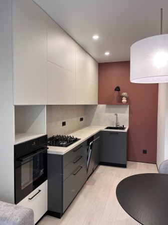 БЕЗ КОМІСІЇ Євро-2к квартира з новим ремонтом в центрі міста 1ша здача - фото 1