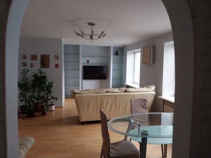 Власник. Оренда в центрі 3-кімнатної квартири 73 м2 - фото 1