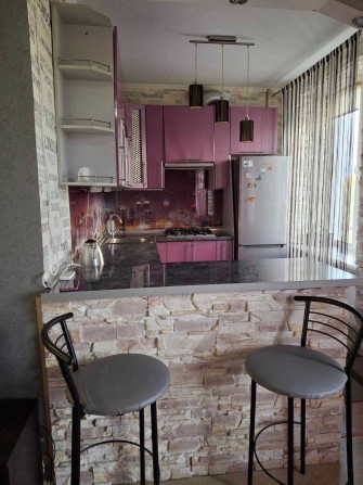 Здається в оренду 1-но кім. кв. по вул. Святогеоргієвська №15 - фото 1