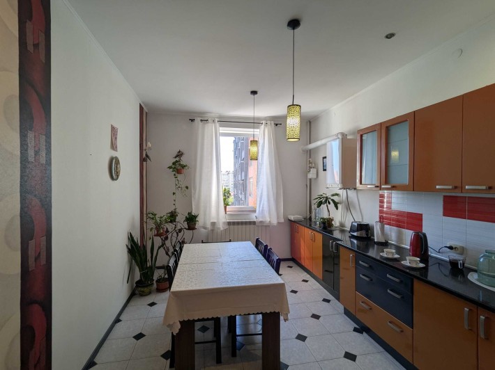 Велика 3к. квартира в центрі міста - фото 1