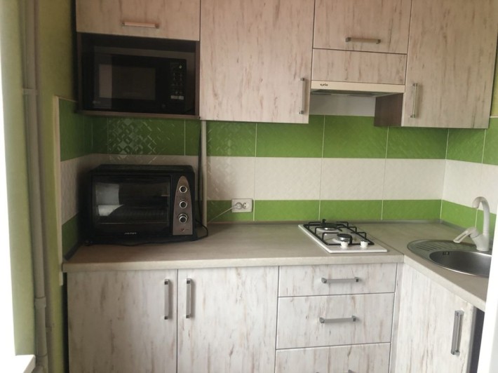 Аренда 1 комнатной с ремонтом - фото 1