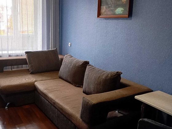 Сдам 1- комнатную квартиру в центре 4\5 . Долгосрочная аренда. Хозяин. Кременчук