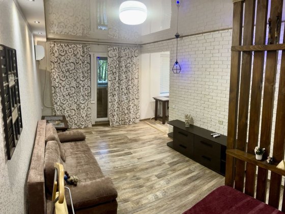 Сдам на долгий срок студию с ремонтом Кривой Рог