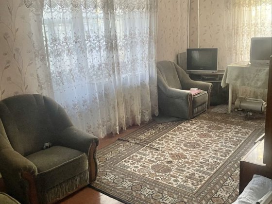 2 комн на Соц городе ул Соборрости Кривой Рог