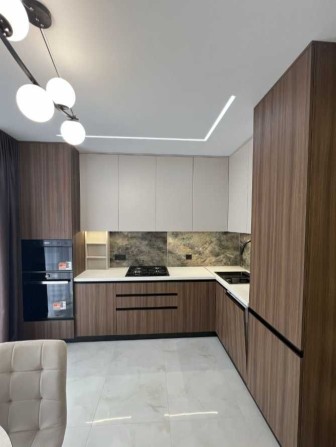 Сучасна двокімнатна квартира в новому будинку! - фото 1