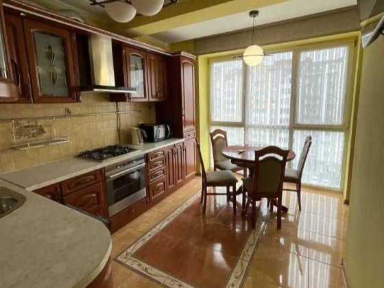 Чудова, з якісним ремонтом, простора квартира у новому будинку! Хмельницкий