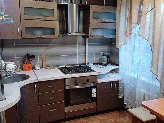 2 кімн Металл район вул.Криворіжсталі ,ремонт,  з меблями,технікою Кривой Рог