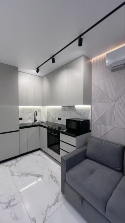 ЖК Центральний 2, перша здача, євро 2-к, балкон, в будинку є укриття - фото 1