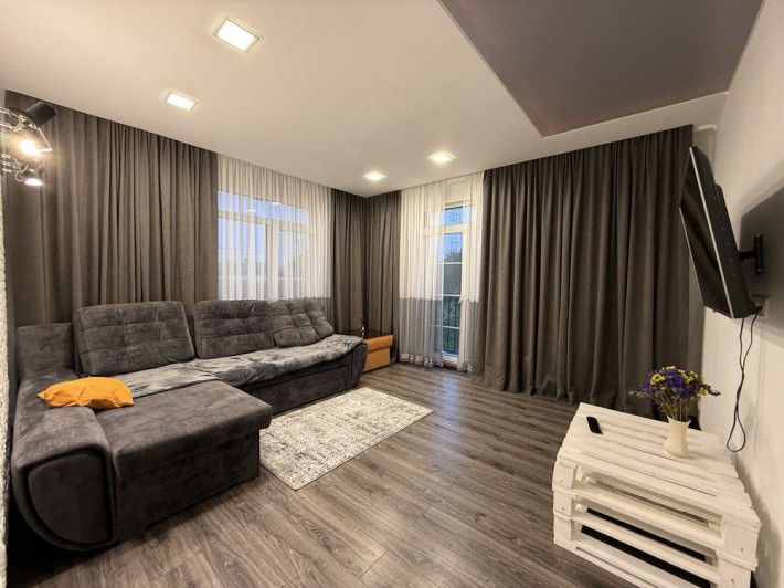 Оренда 2-кімнатної квартири біля Північного ринку в новобудові - фото 1