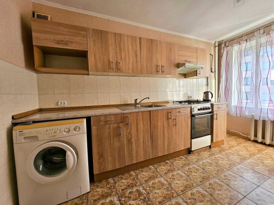 Оренда 2к кватири на Стуса Івано-Франківськ