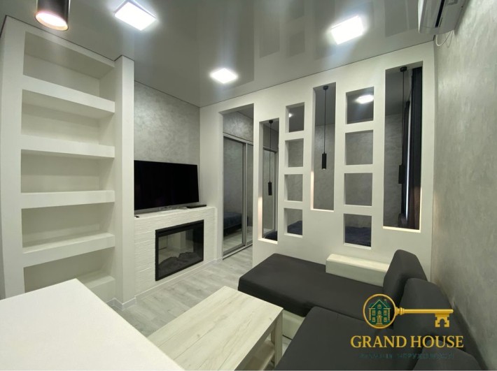 Оренда квартири в центрі міста з закритою територією котеджного типу - фото 1