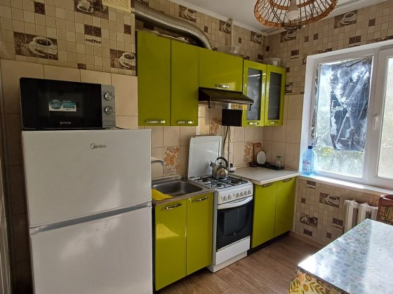 2 кімн Центр Міськ район вул.Кривбасівська з меблями і технікою Кривой Рог