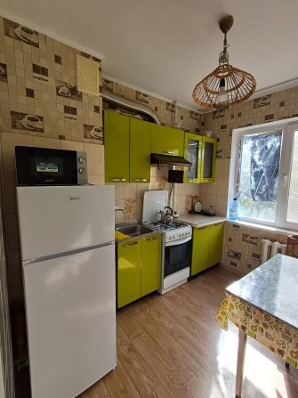 2 кімн Центр Міськ район вул.Кривбасівська з меблями і технікою - фото 1