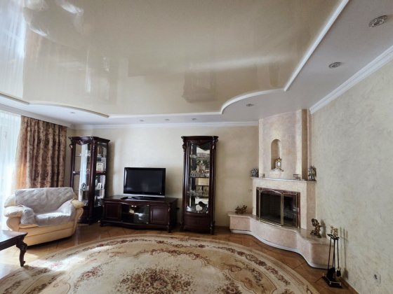 Оренда квартири з гаражем Луцк