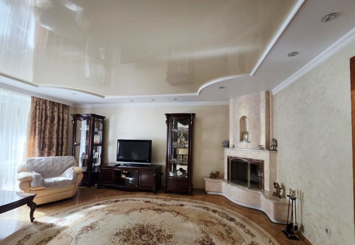 Оренда квартири з гаражем - фото 1