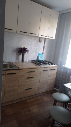 Квартира по красной линии ( через остановку рынок соц город) - фото 1