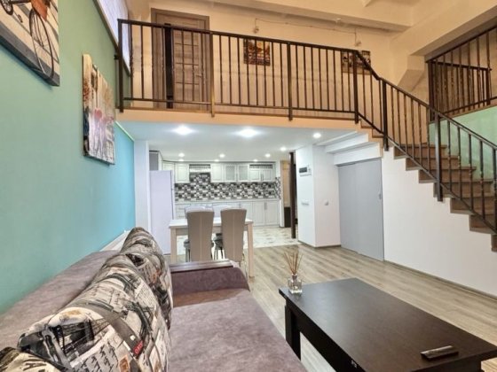 3-х комн квартира ес площади Освобождения Кривой Рог