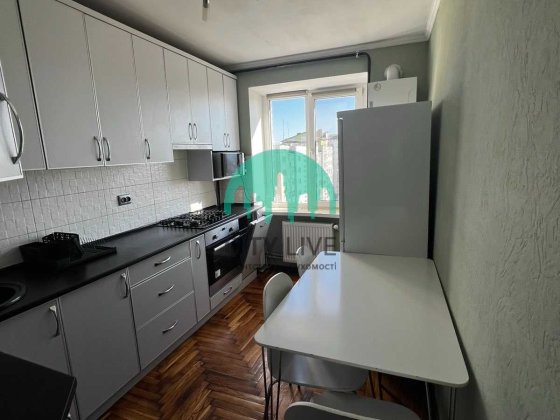 Оренда 3-кім. ТЦ Велес, індивідуальне опалення (63) Ивано-Франковск