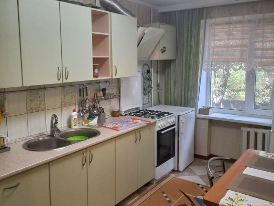 Здам гарну 3 кімнатну квартиру , р-н Інст.Зв'язку  8000+ комунальні  ! Полтава