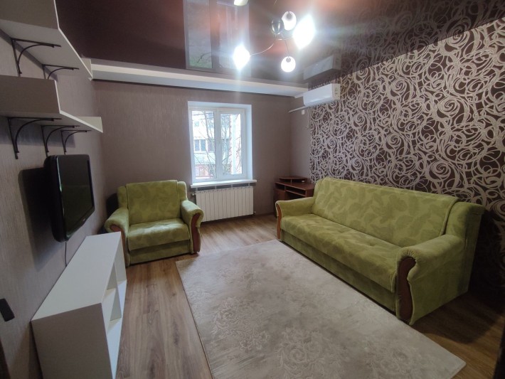 Здам гарну 1 кімнатну квартиру в новобудові, район Склозаводу! - фото 1