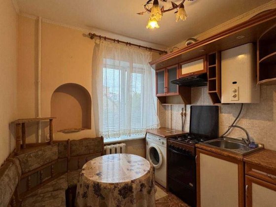 Двокімнатна квартира  в оренду  Марка Вовчка  8500 +КП Ровно