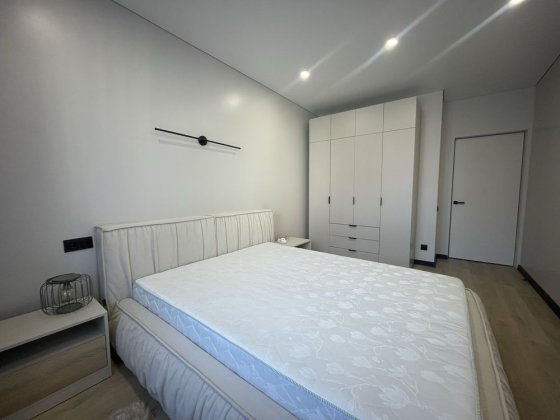 2 кімнатна нова сучасна на Щасливому Ровно