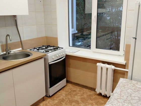 Сдам 2 ком. на Алмазном, р-н Автовокзала мебель частично, с ремонтом. Полтава