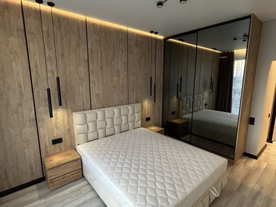 Оренда однокімнаткої квартири з видом на озеро. Власник Рівне