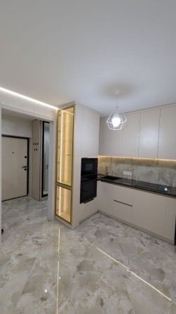 Перша здача! 1,5 кімнатна стильна квартира біля парку та озера - фото 1