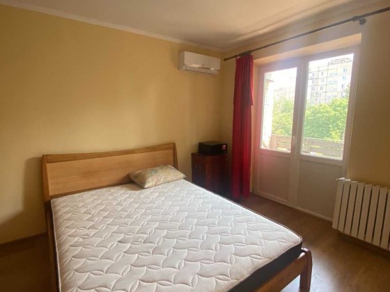 Оренда 3 кімнатної квартири, зупинка "Готель Київ" Кривой Рог