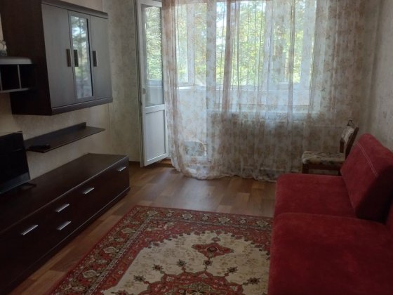 Сдам 1 км. кв. На Карачунах Кривой Рог