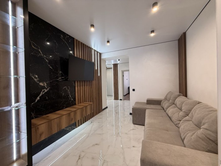 Оренда просторої квартири в центрі міста - фото 1