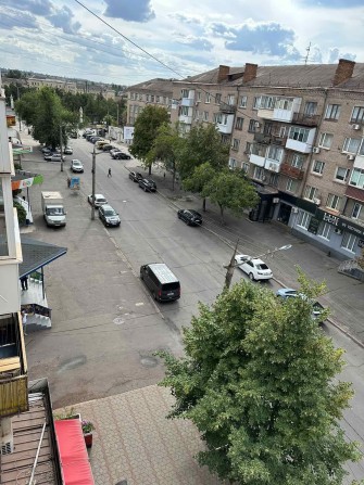 Сдам в аренду 2 ком.кв на пл.Освождения пр.Карла Маркса 54 - фото 1