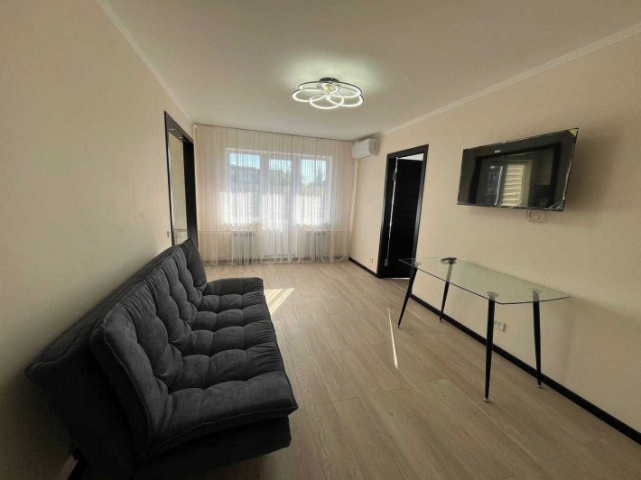 Оренда 2к квартири на пл. Визволення - фото 1