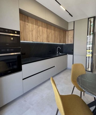 Здається в оренду сучасна 2 кімнатна квартира по вул. Енергетична - фото 1