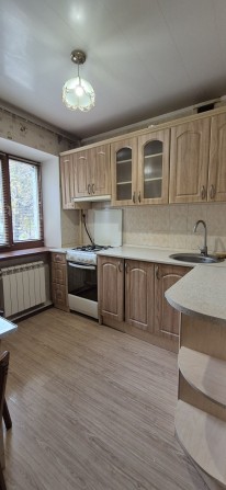 Здам двохкімнатну квартру в центрі - фото 1