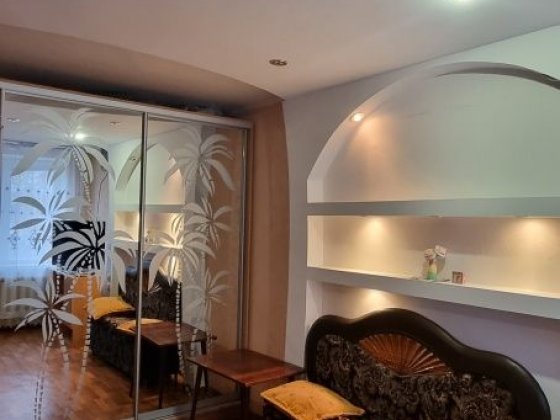 Оренда квартири на Таврійському . Перший поверх . Херсон