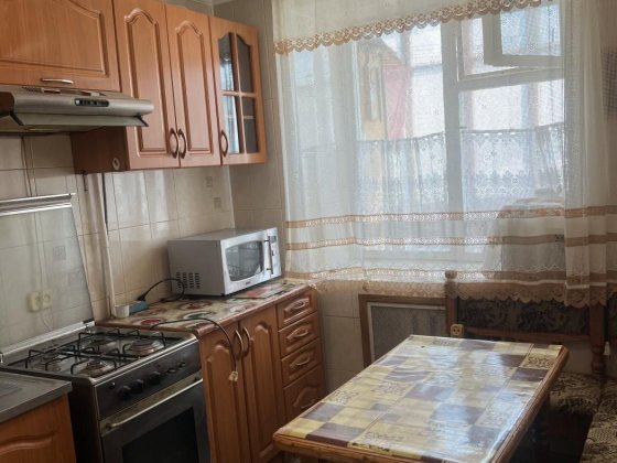 Оренда / Квартира / ГероЇв поліціЇ, Центр, Рівне Рівне