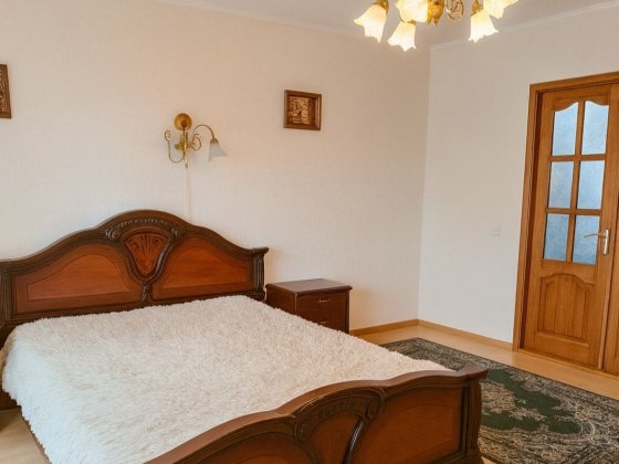 ОРЕНДА 4-кім. квартири, ЦЕНТР, Пушкіна, Вільна !!! Ровно